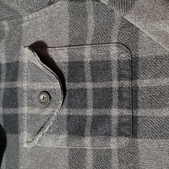 CHAPS Gray Black Plaid Long Sleeve Fleece Flannel Shirt W/Jacket Pockets Medium - Picture 6 of 16